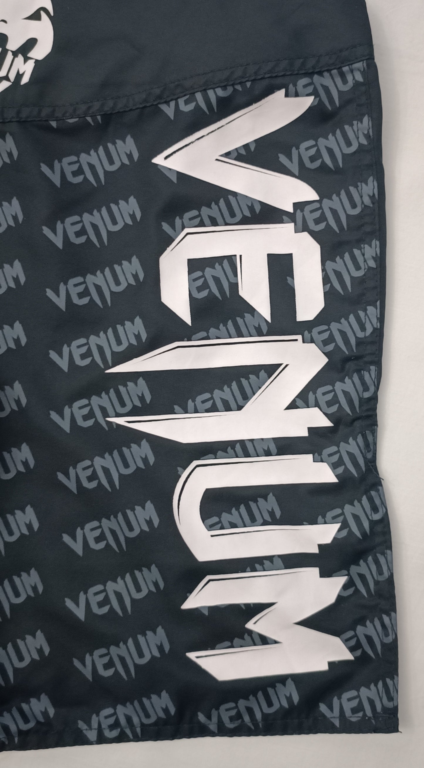 (XS) Venum Shorts шорти