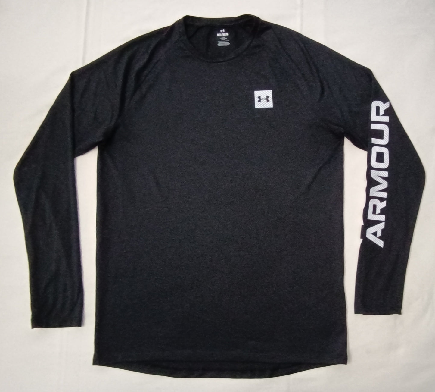 (M) Under Armour UA Long Sleeve Top блуза