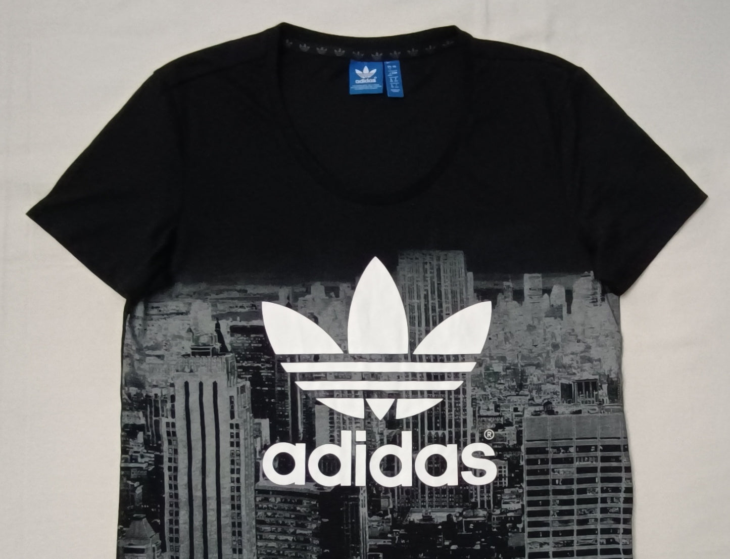 (ДАМСКО) (S) Adidas Originals Trefoil Logo Tee тениска