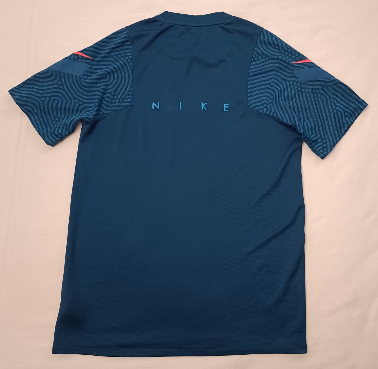 (L) Nike DRI-FIT Strike Tee тениска