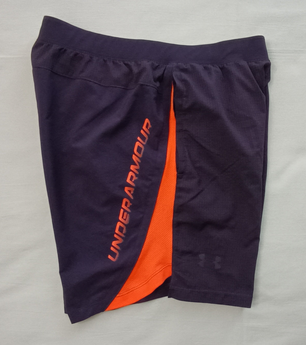 (M) Under Armour UA Shorts шорти