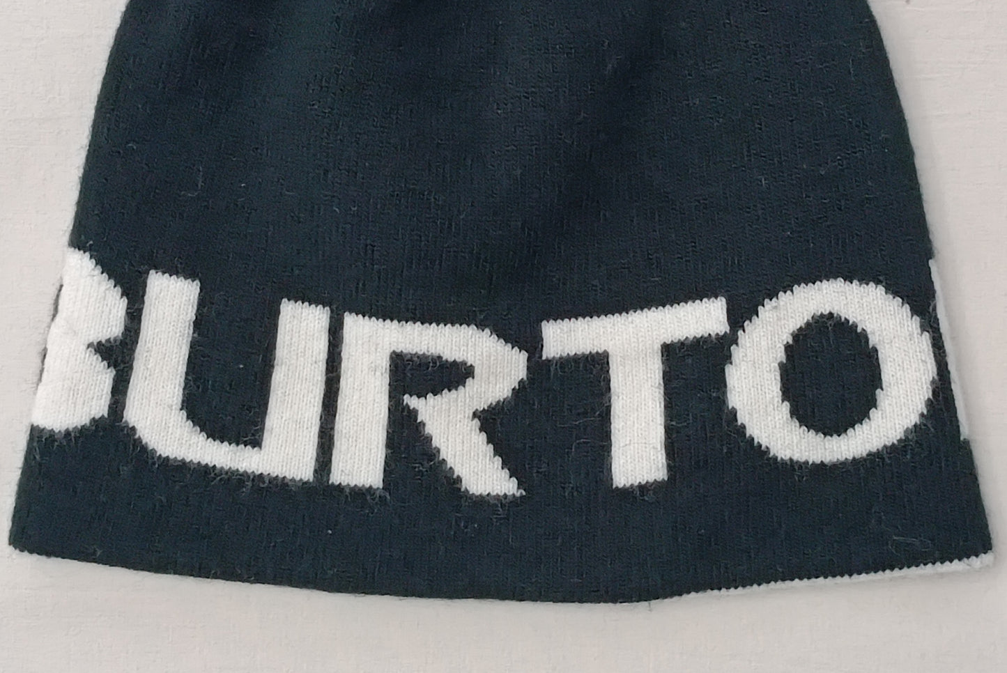 Burton шапка с две лица