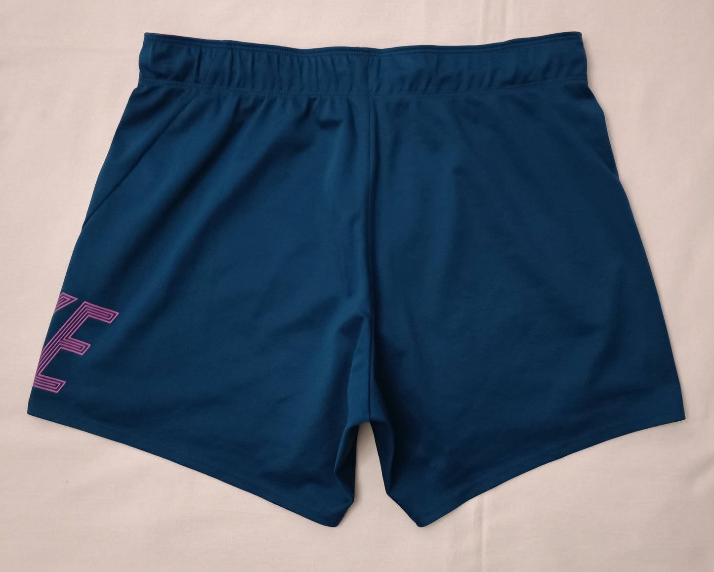 (ДАМСКО) (S) Nike DRI-FIT Shorts шорти