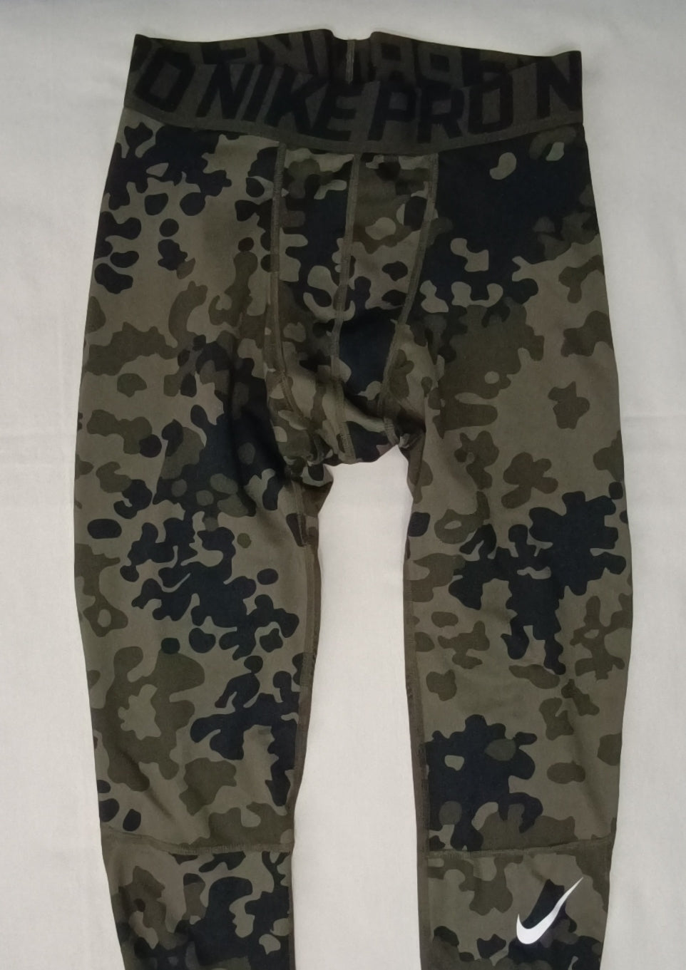 (ДАМСКО) (L) Nike PRO DRI-FIT Hyperwarm Camouflage Tights клин