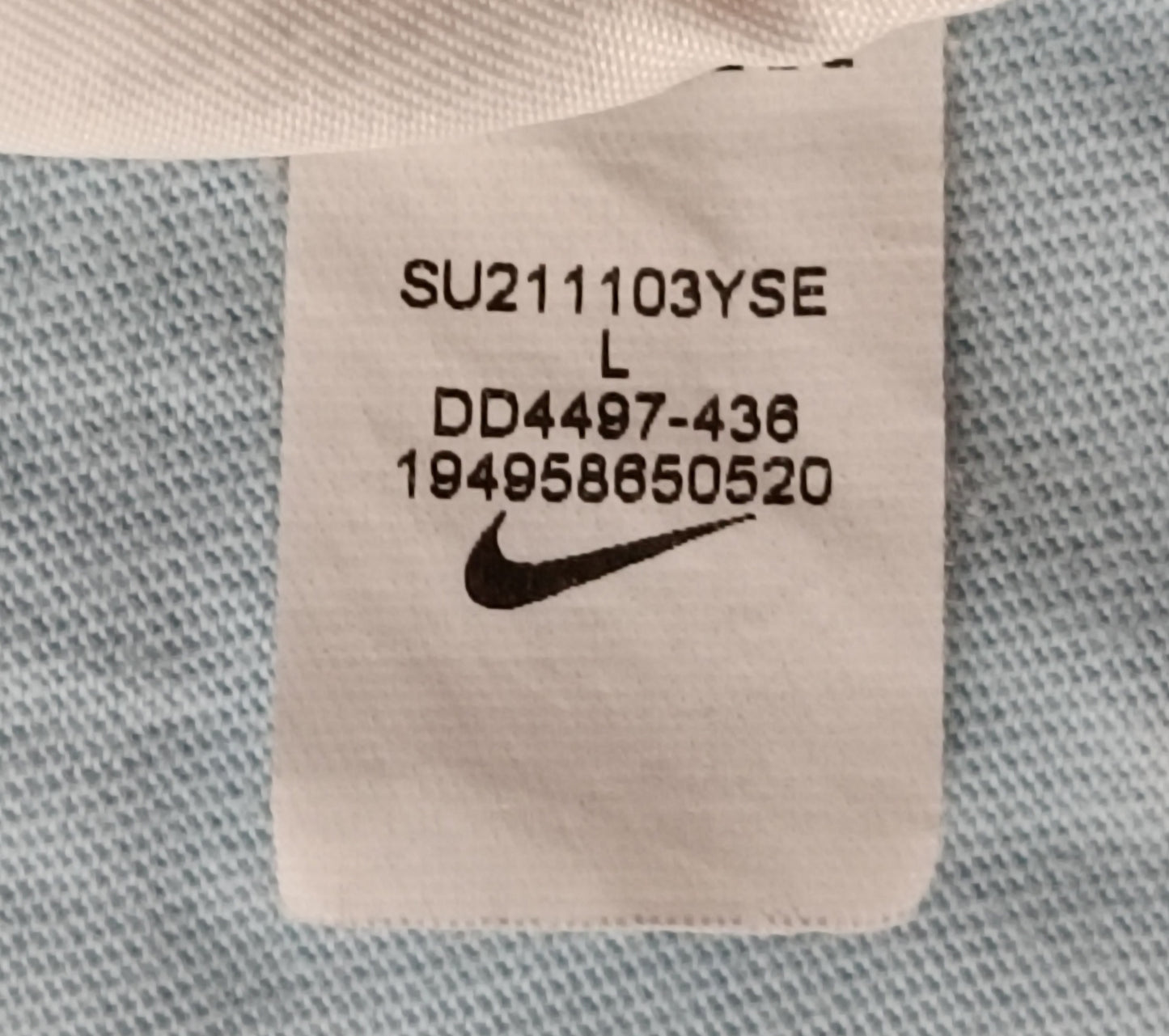 (L) Nike Sportswear Repeat Tee тениска