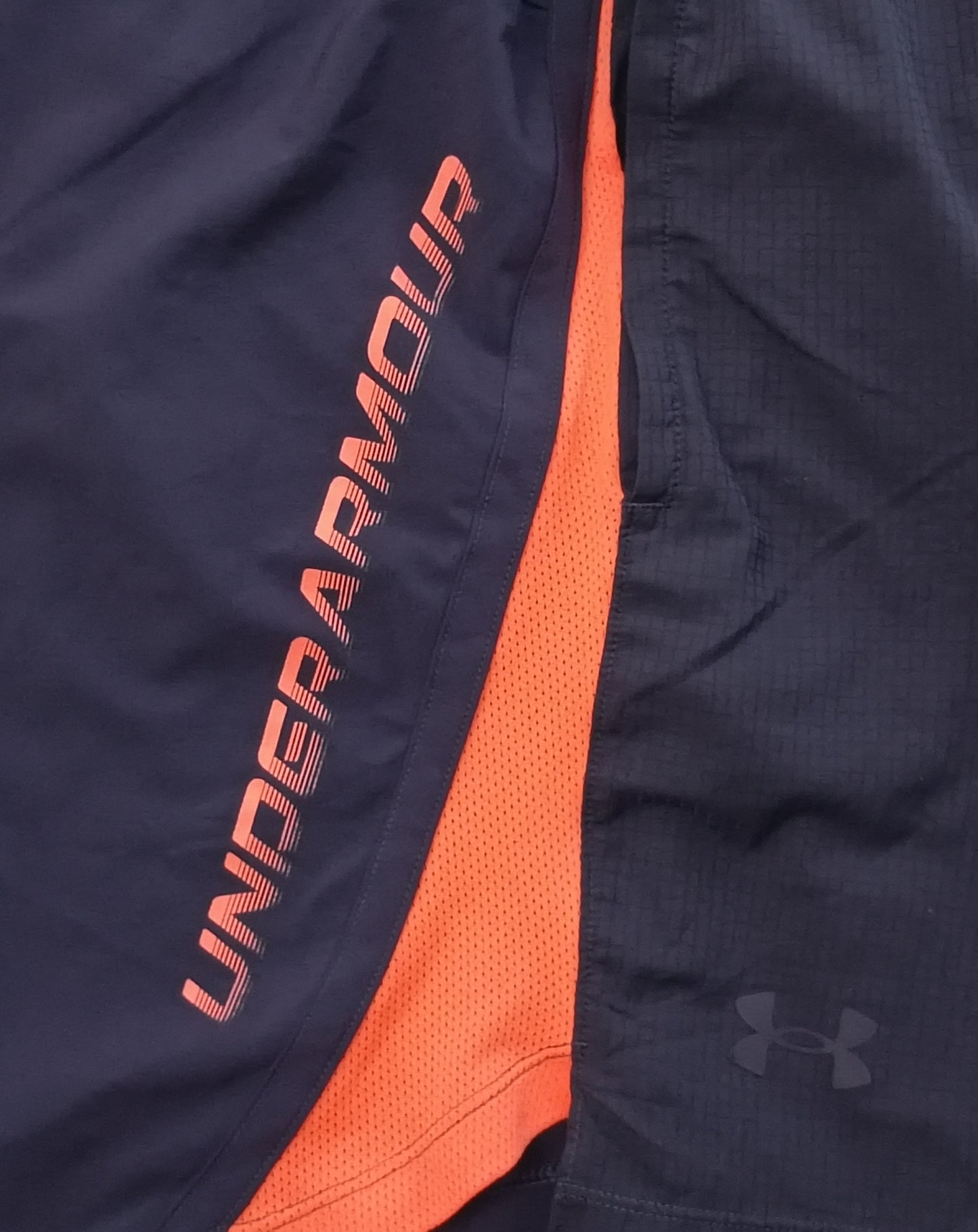 (M) Under Armour UA Shorts шорти