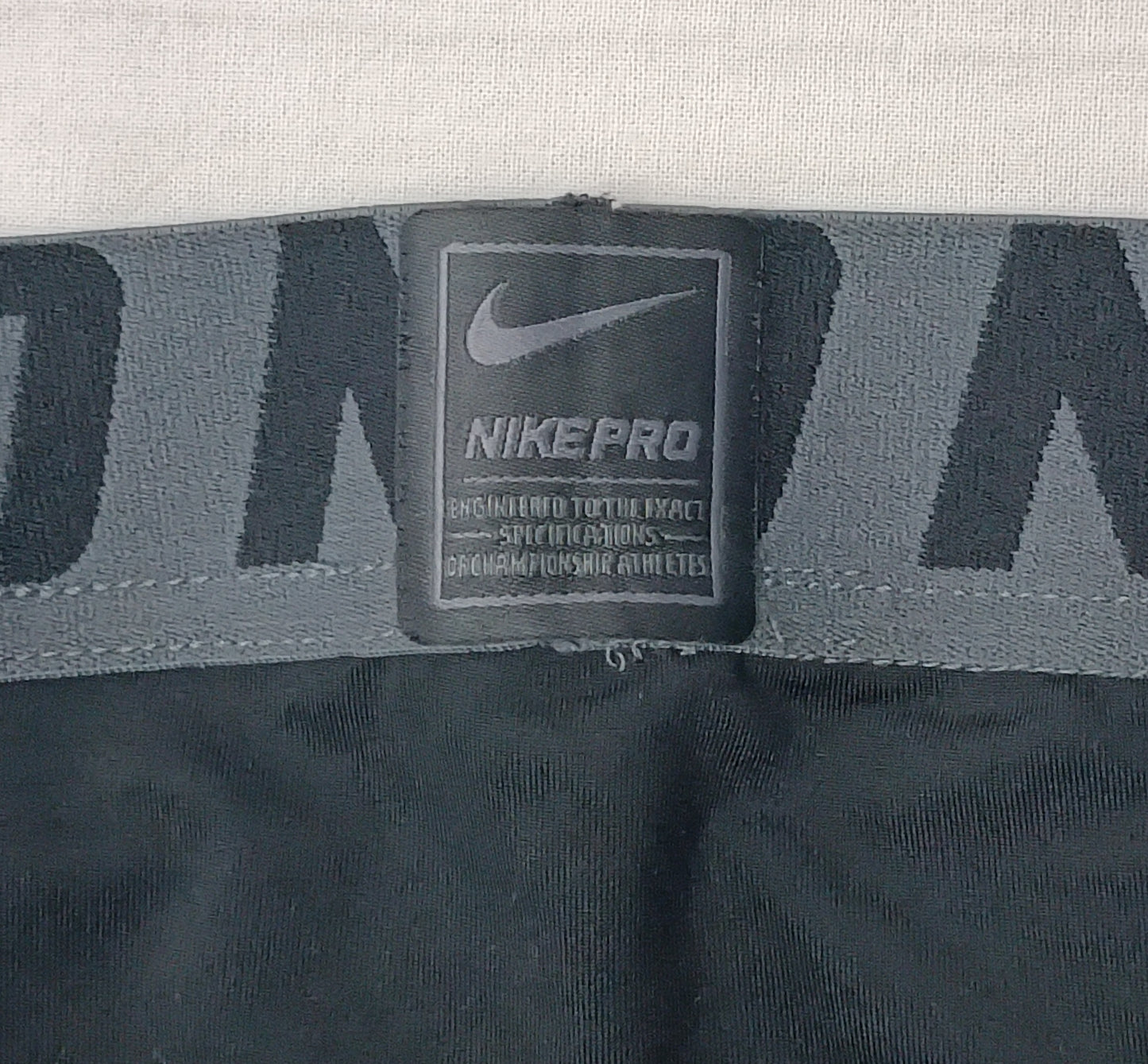 (L) Nike PRO DRI-FIT Compression Shorts клин