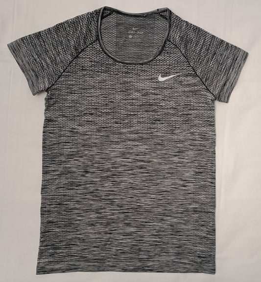 (ДАМСКО) (S) Nike DRI-FIT тениска