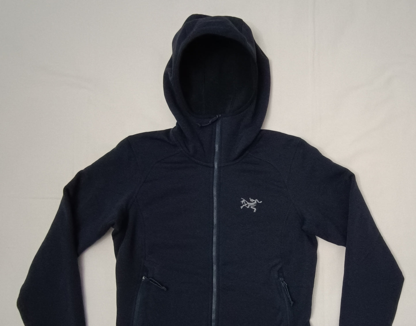 (ДАМСКО) (XS) Arc'teryx Kyanite Hoodie горнище