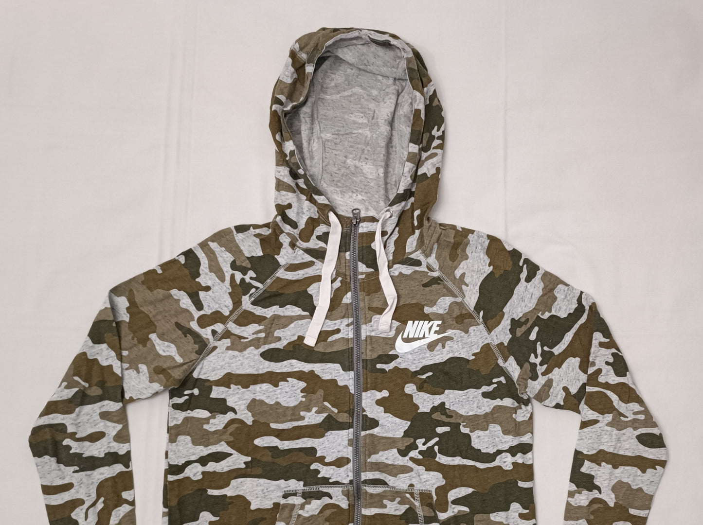 (ДАМСКО) (M) Nike Sportswear Camouflage Hoodie горнище