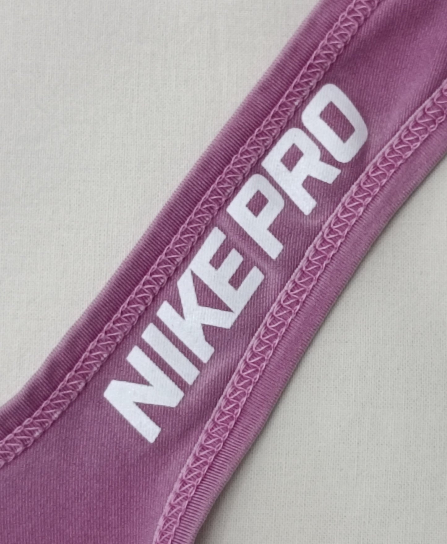 (ДАМСКО) (XS) Nike PRO DRI-FIT потник