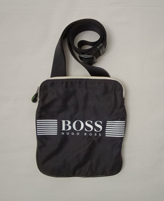 Hugo Boss чантичка