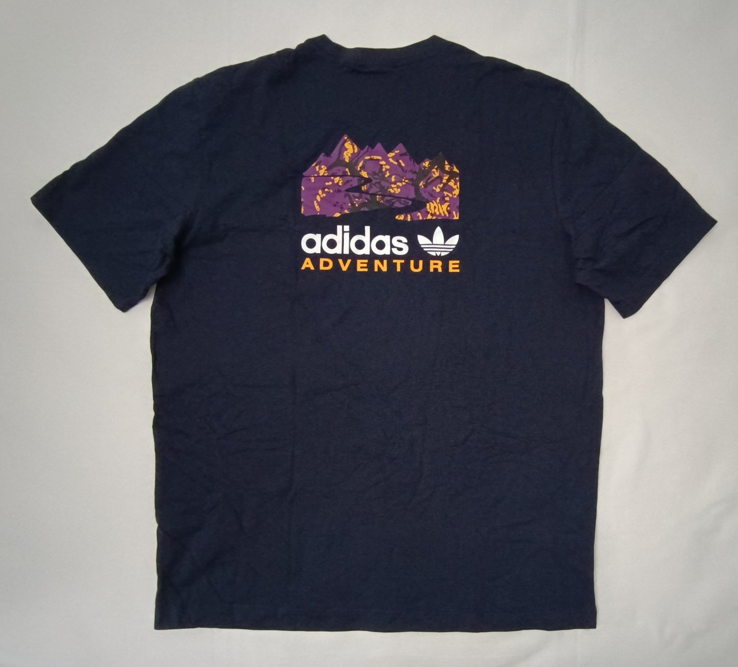 (L) Adidas Originals Adventure Filled Mountain Tee тениска