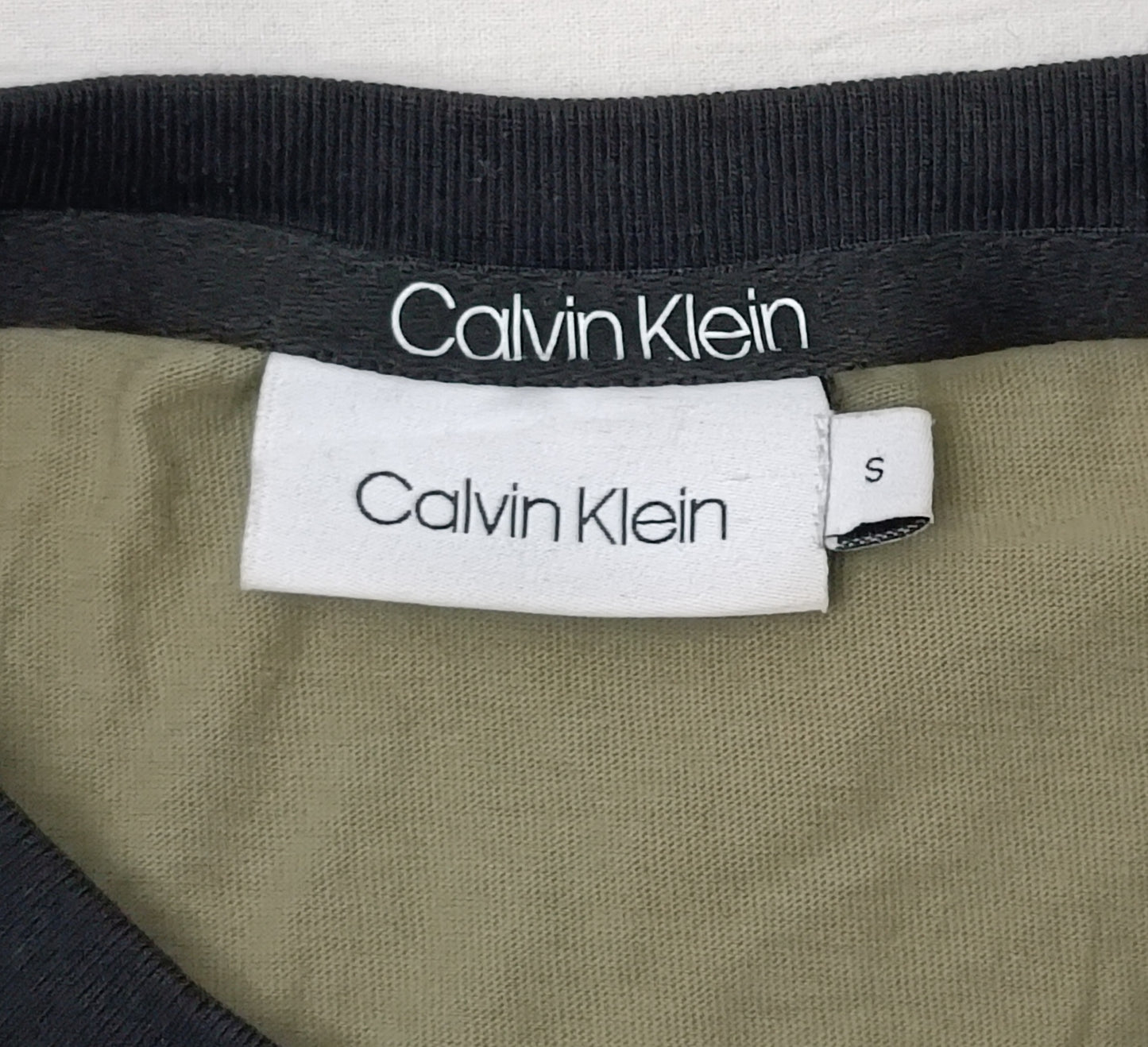 (S) Calvin Klein Color Block T-Shirt тениска