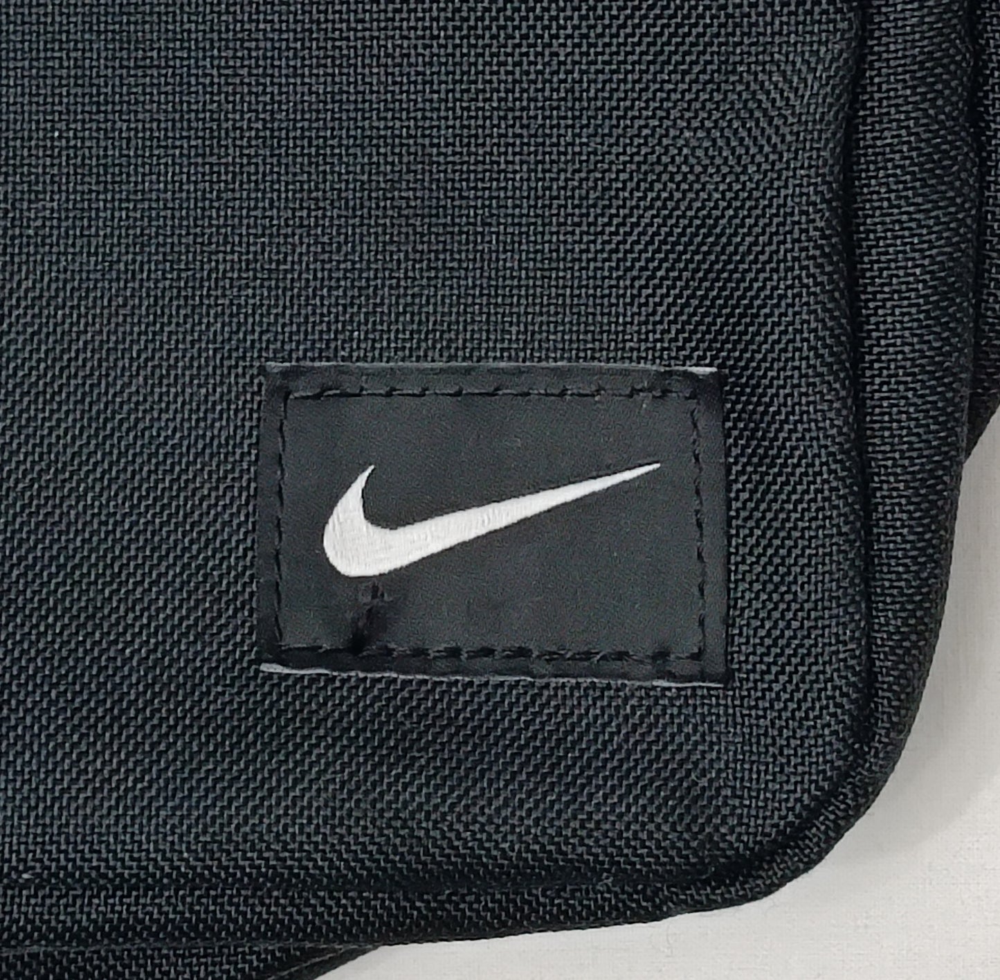 Nike Core Shoulder Bag чантичка