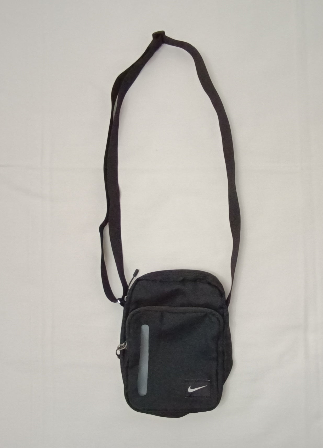 Nike Core Shoulder Bag чантичка