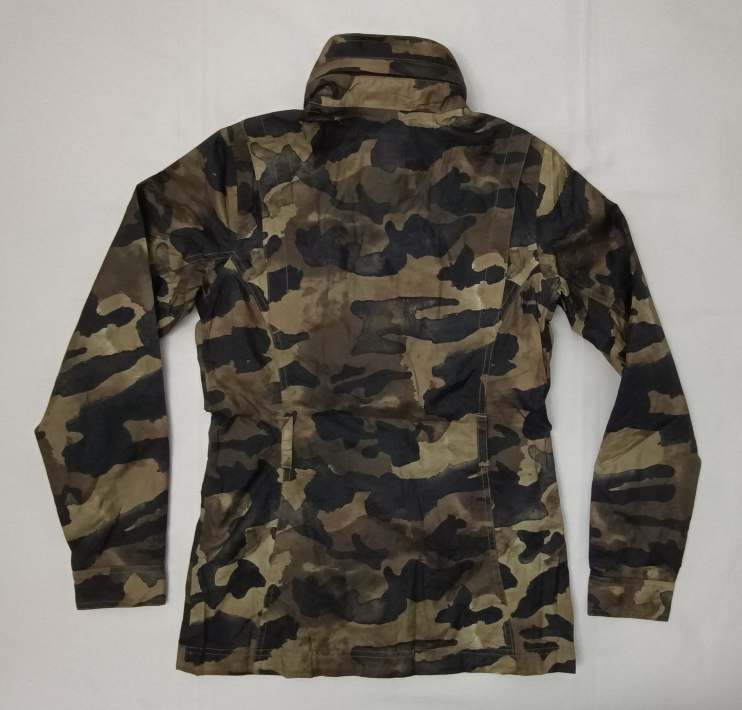 (ДАМСКО) (XS) The North Face Camouflage HyVent Jacket яке