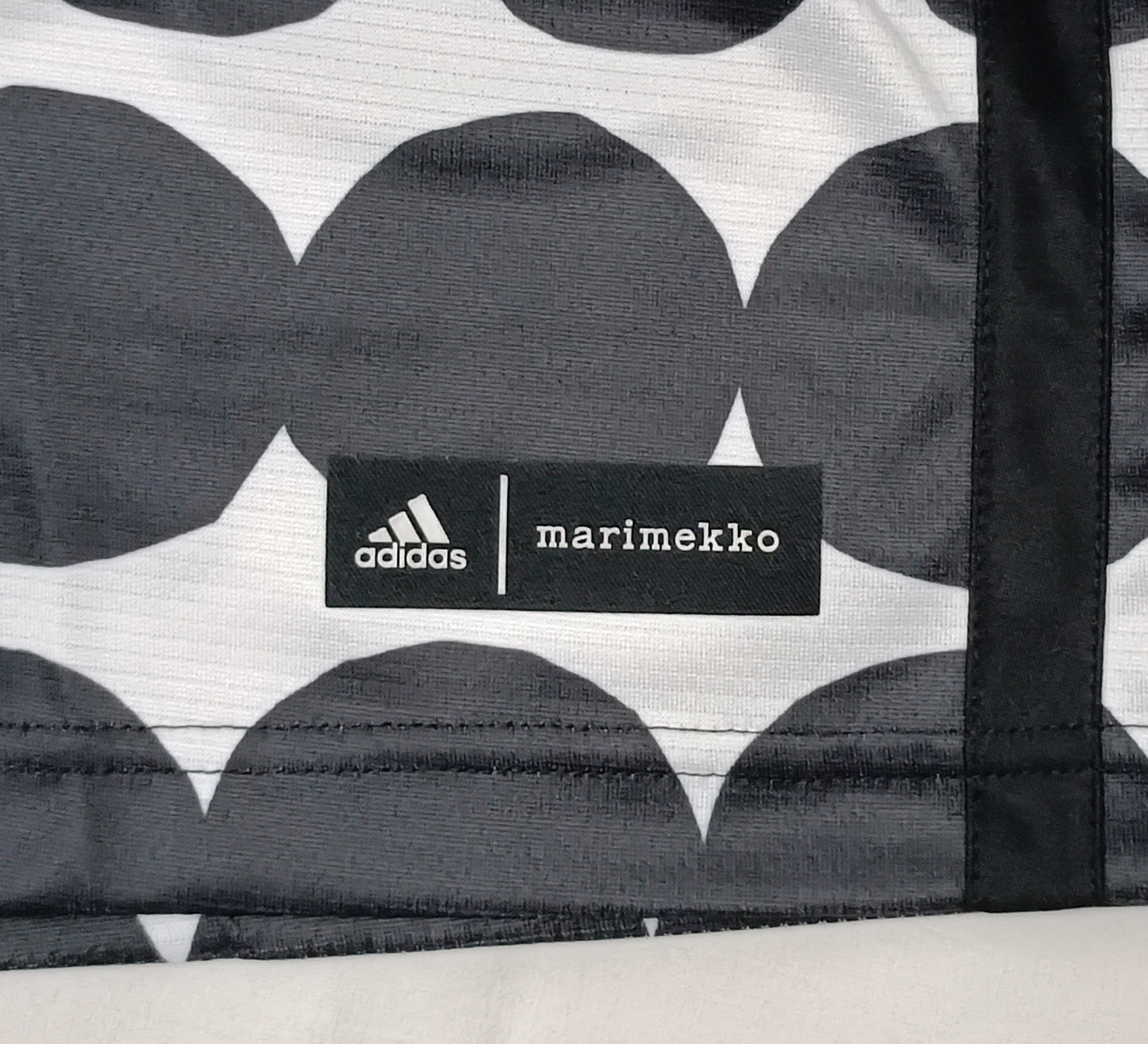 (ДАМСКО) (S) Adidas x Marimekko Knit Shorts шорти