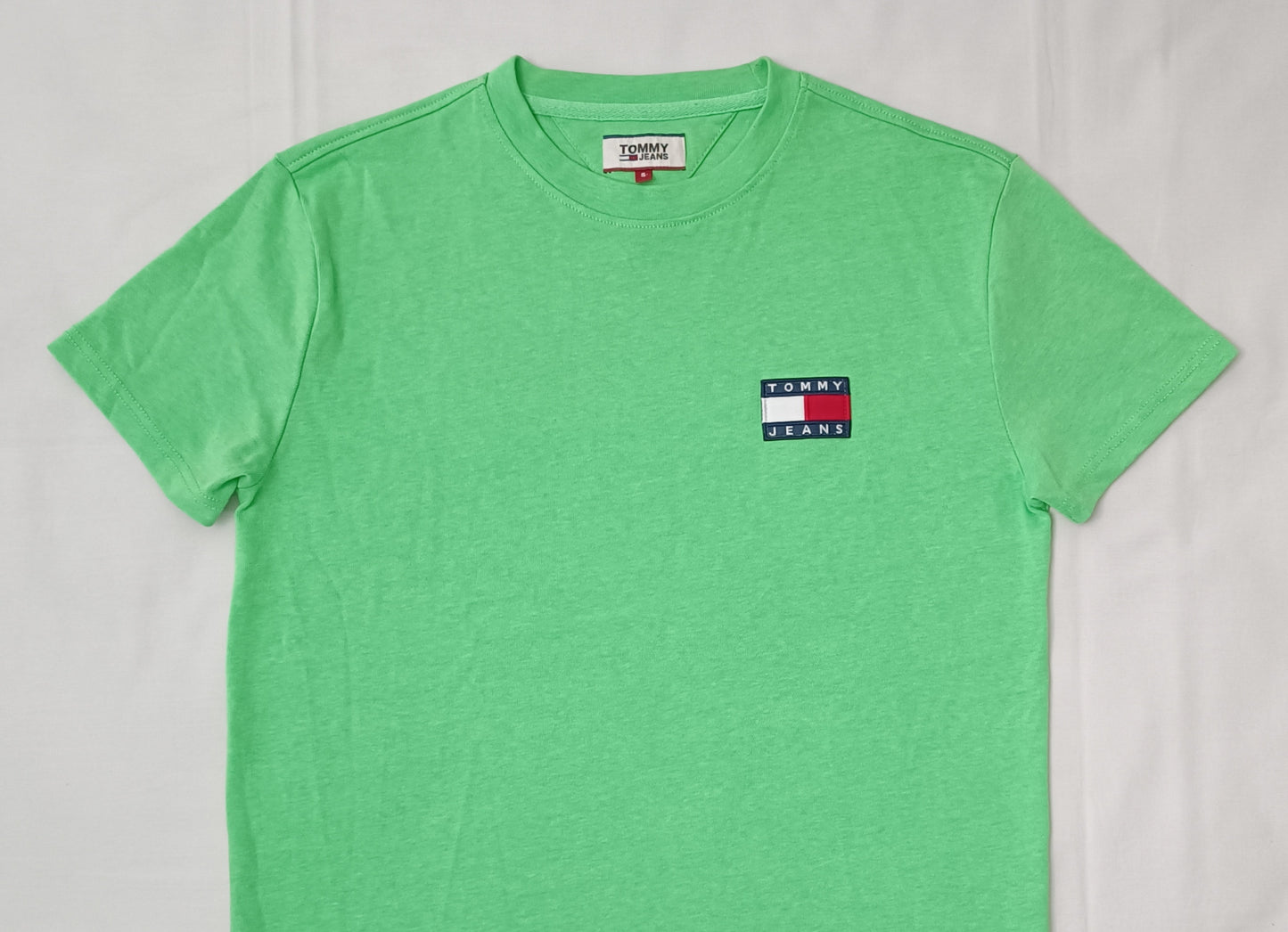 (S) Tommy Jeans Badge Logo T-Shirt тениска