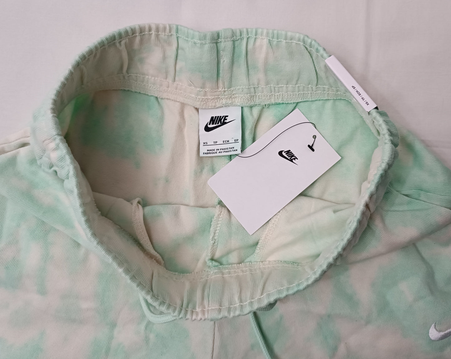 (ДАМСКО) (XS, S, M) Nike NSW Washed Fleece Shorts шорти