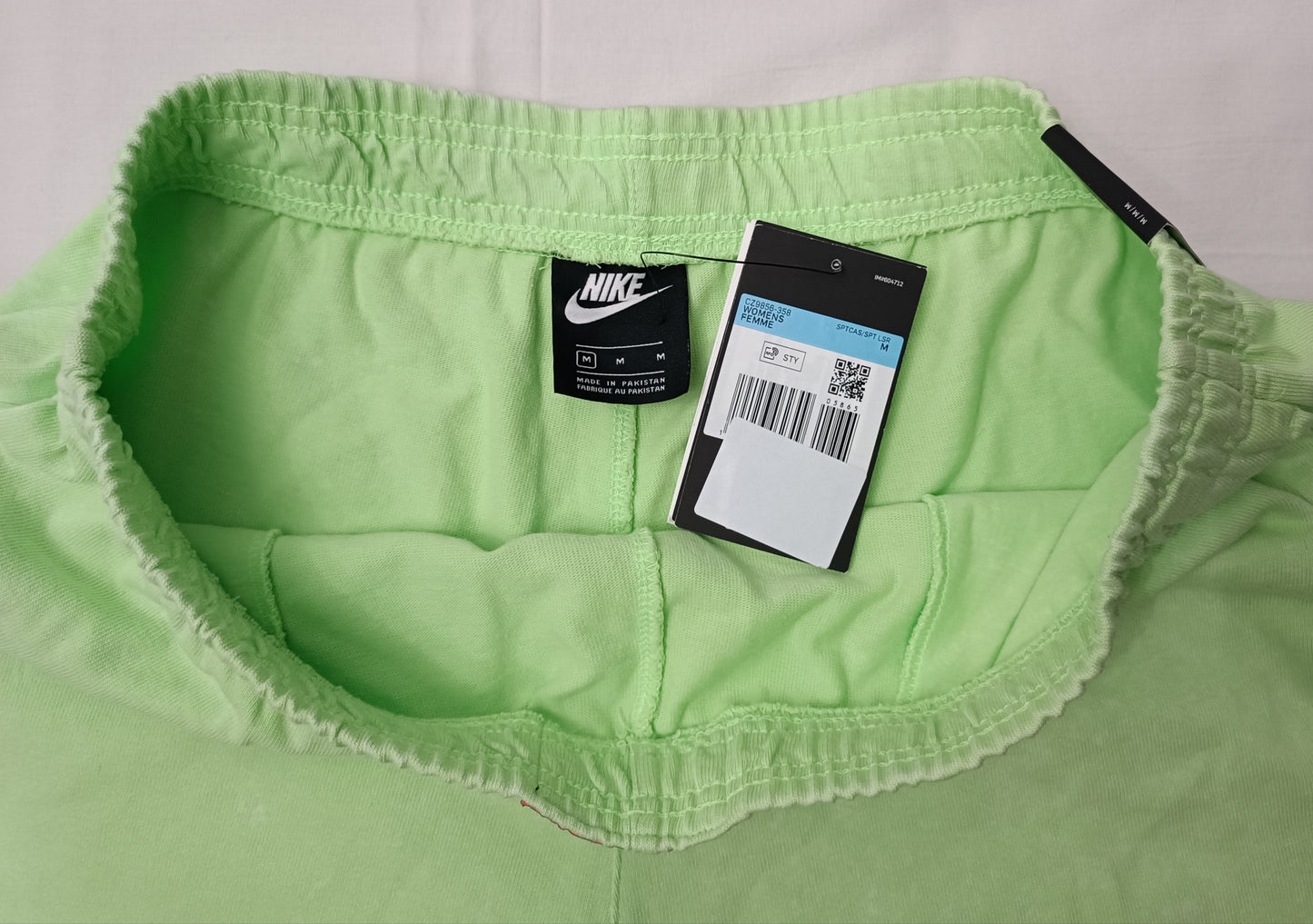 (ДАМСКО) (M, L) Nike Sportswear Washed Shorts шорти