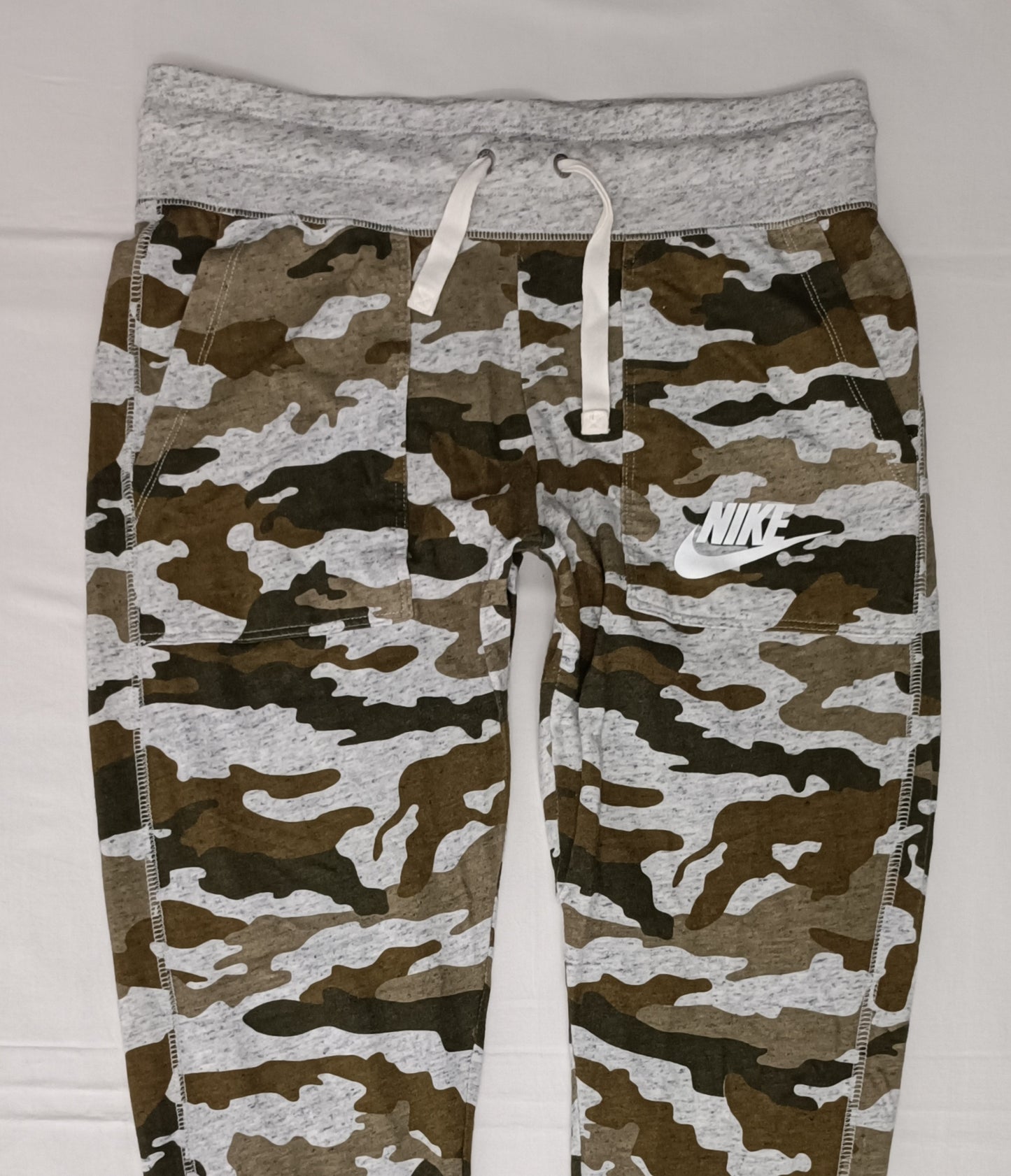 (ДАМСКО) (S) Nike Sportswear Camouflage Pants долнище