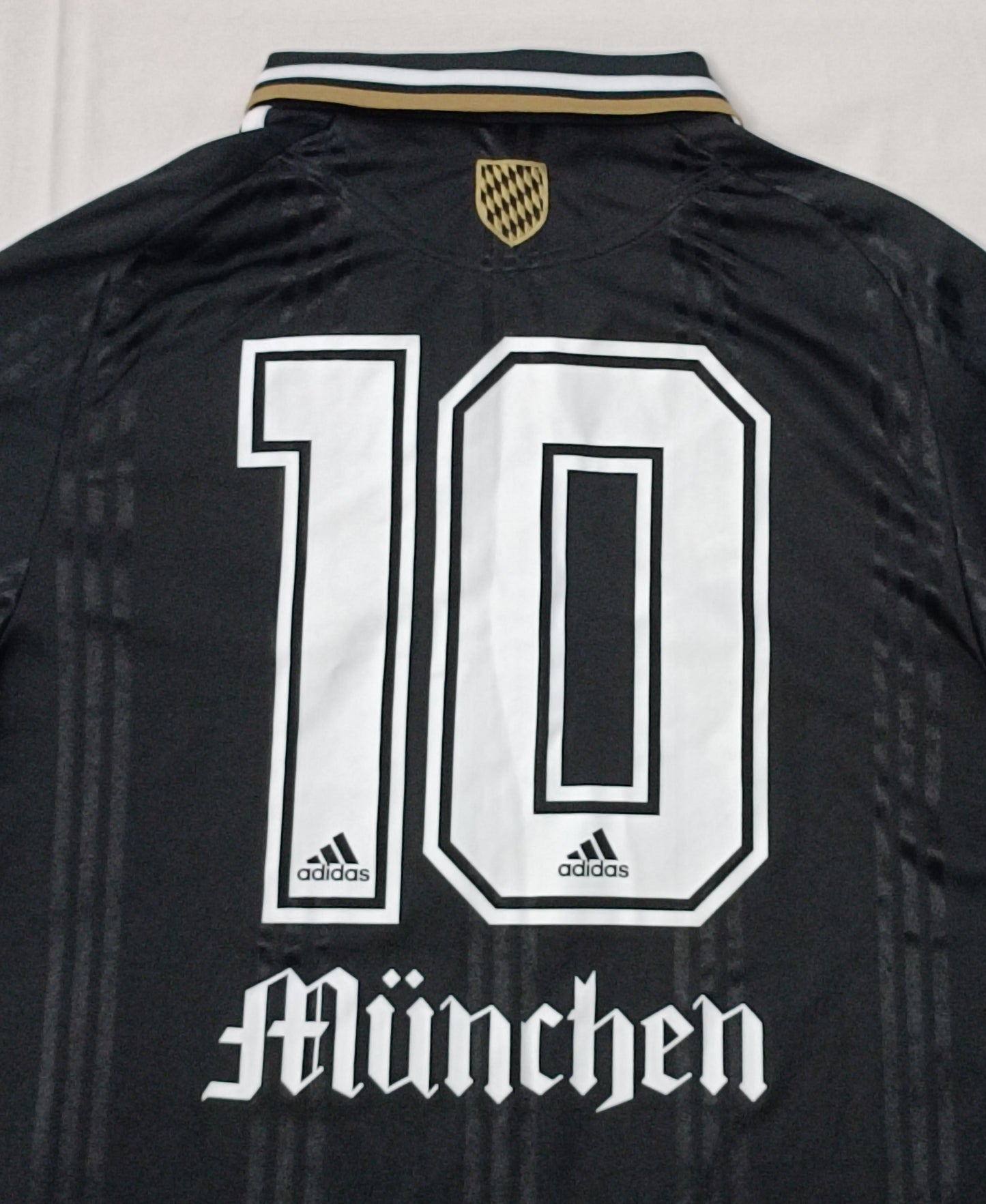 (S) Adidas City Pack Munich Jersey тениска