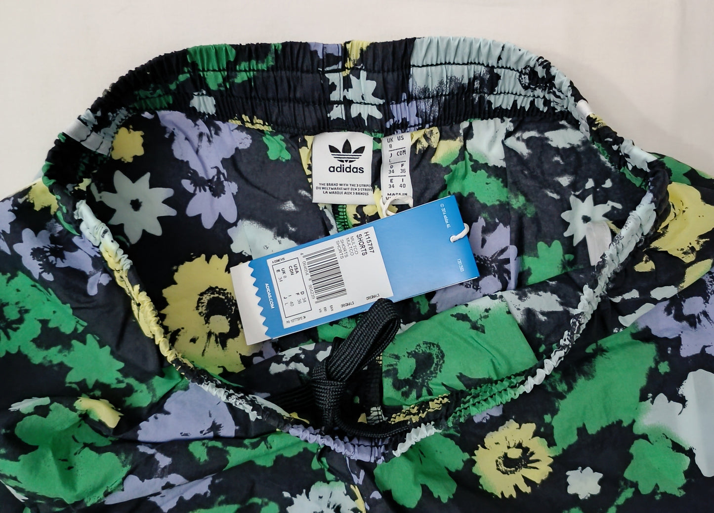 (ДАМСКО) (S) Adidas Originals Floral Shorts шорти