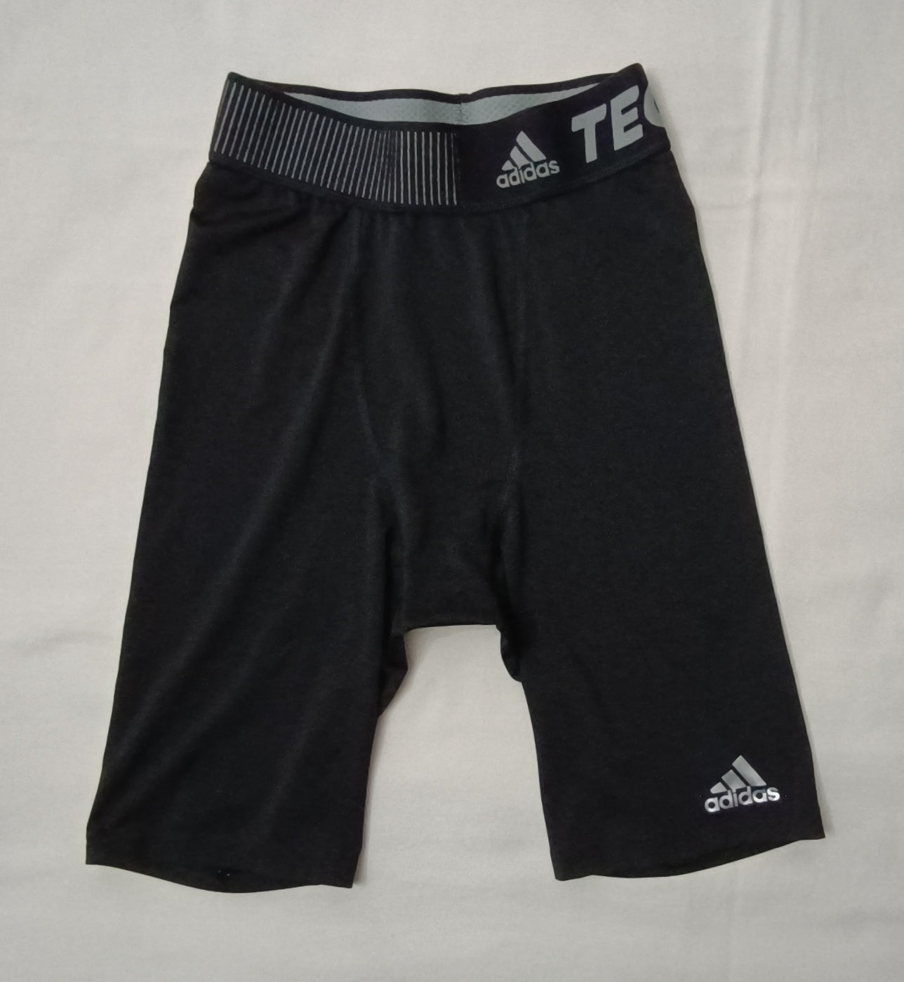 (S) Adidas Techfit Shorts клин