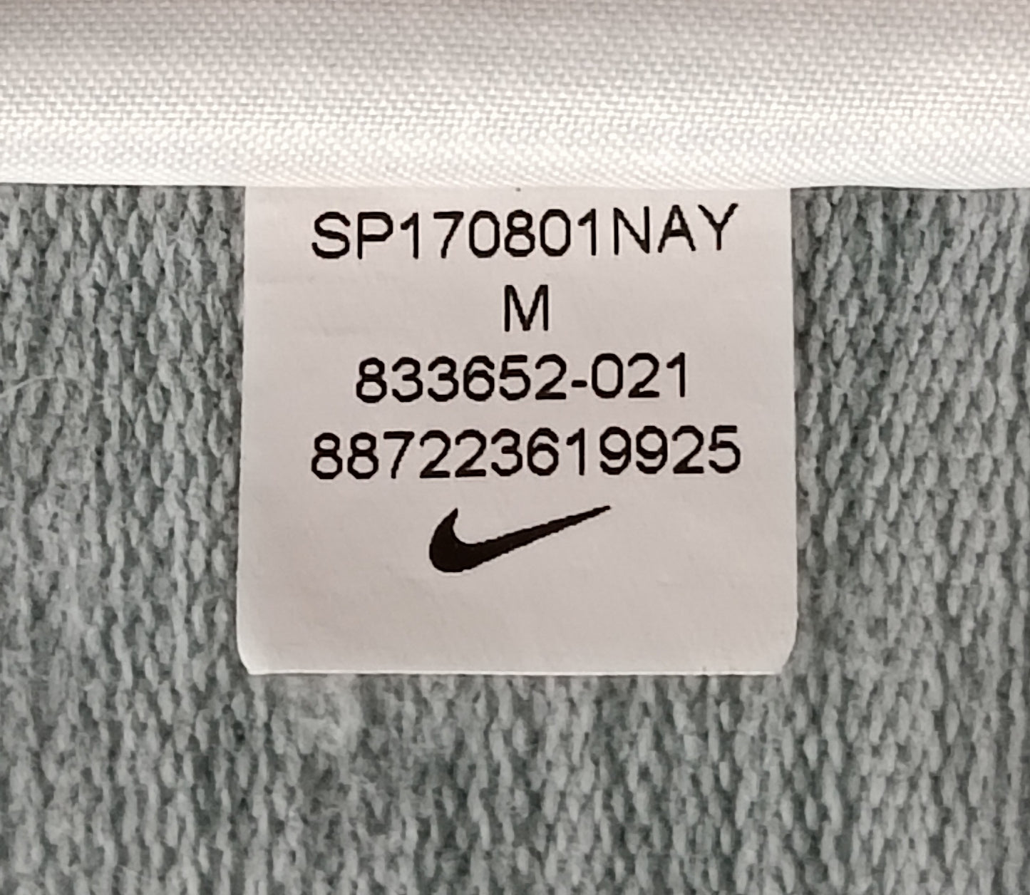 (ДАМСКО) (M) Nike DRI-FIT Cropped Sweatshirt горнище