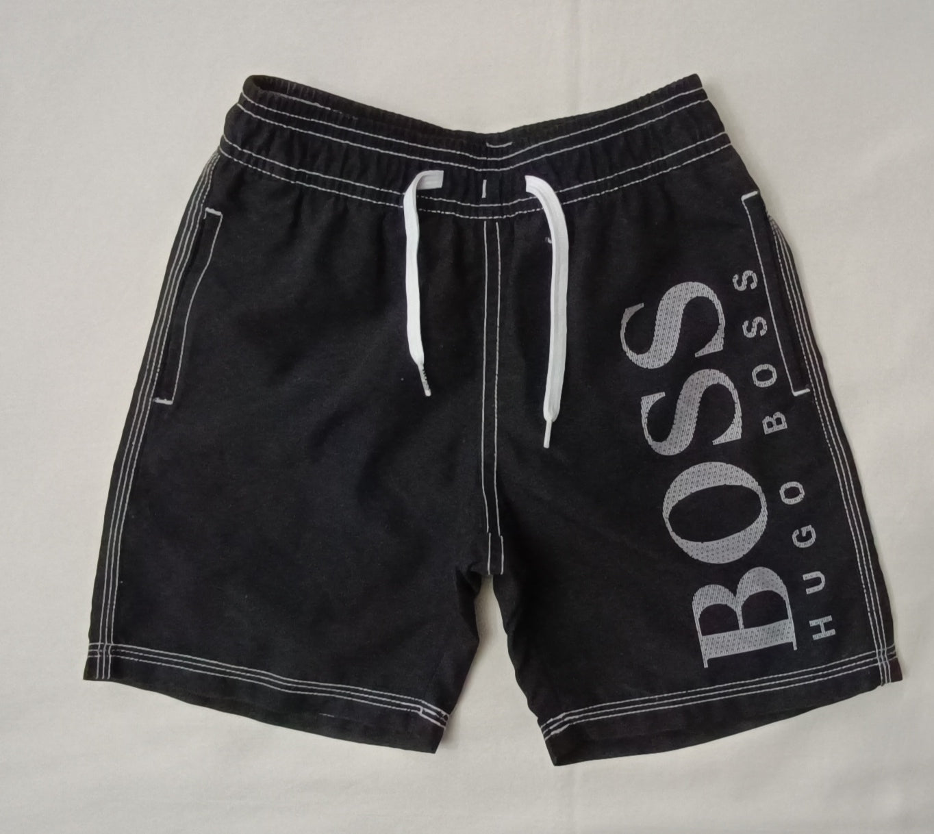 (ДЕТСКО) (Ръст 110-116см) Hugo Boss Shorts шорти