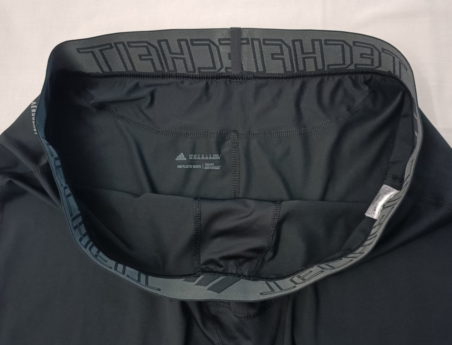 (2XL) Adidas Techfit Shorts клин