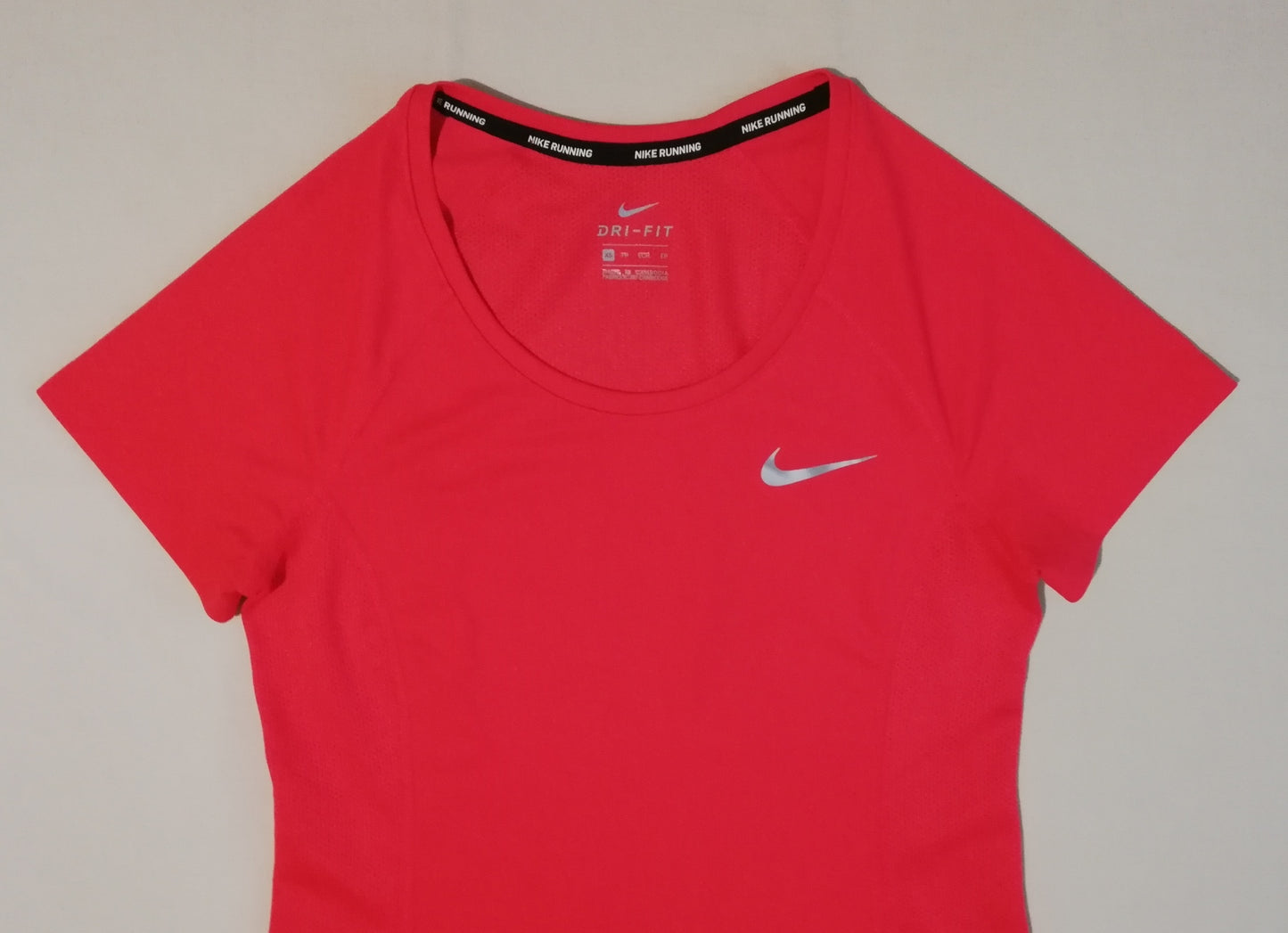 (ДАМСКО) (XS) Nike DRI-FIT тениска