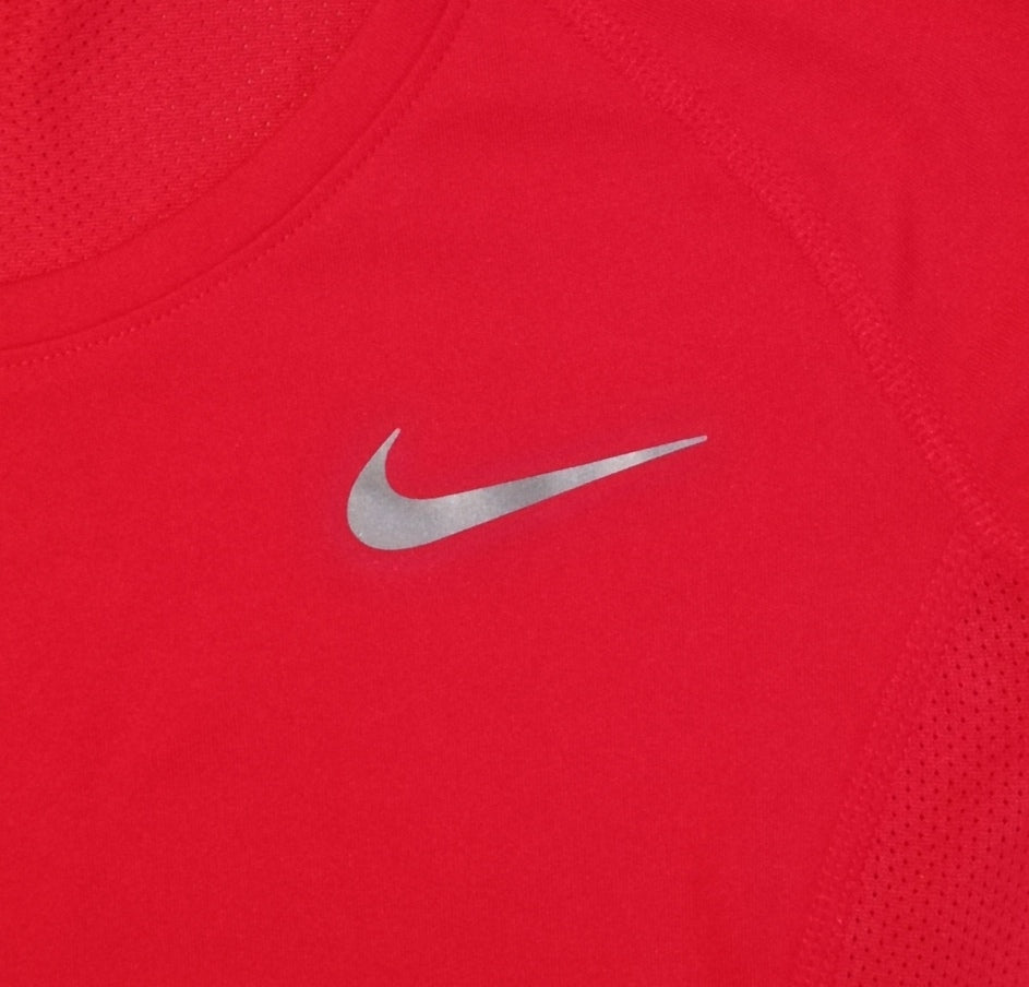 (ДАМСКО) (XS) Nike DRI-FIT тениска