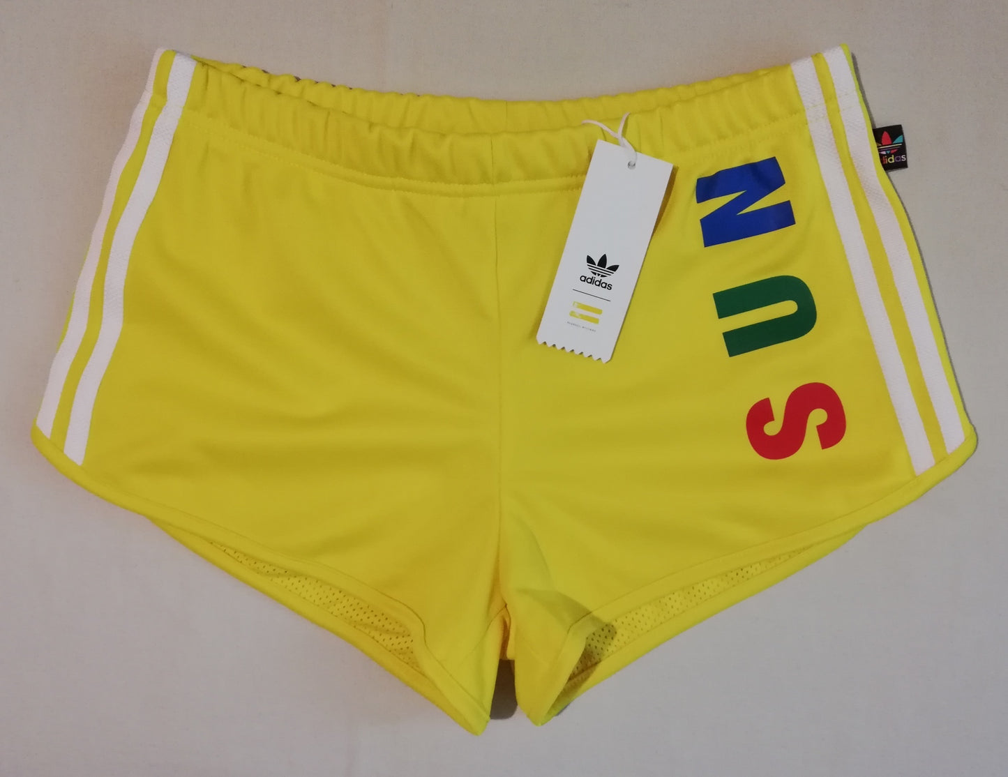 (ДАМСКО) (S) Adidas Originals Pharrell Williams Shorts шорти