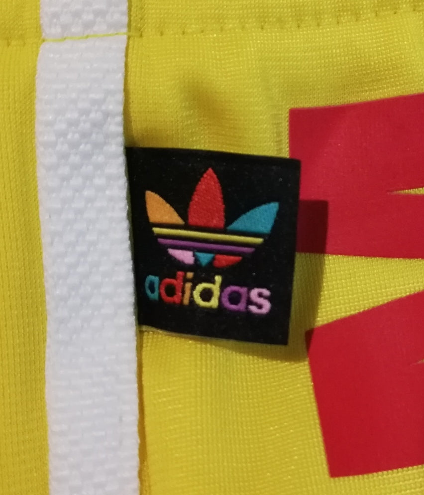 (ДАМСКО) (S) Adidas Originals Pharrell Williams Shorts шорти