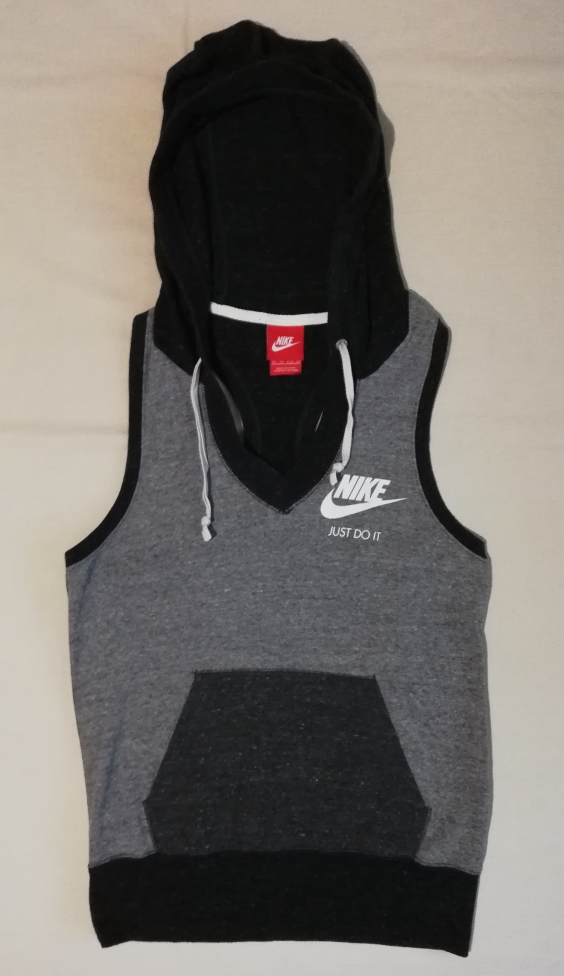 (ДАМСКО) (XS) Nike Sleeveless Hoodie горнище