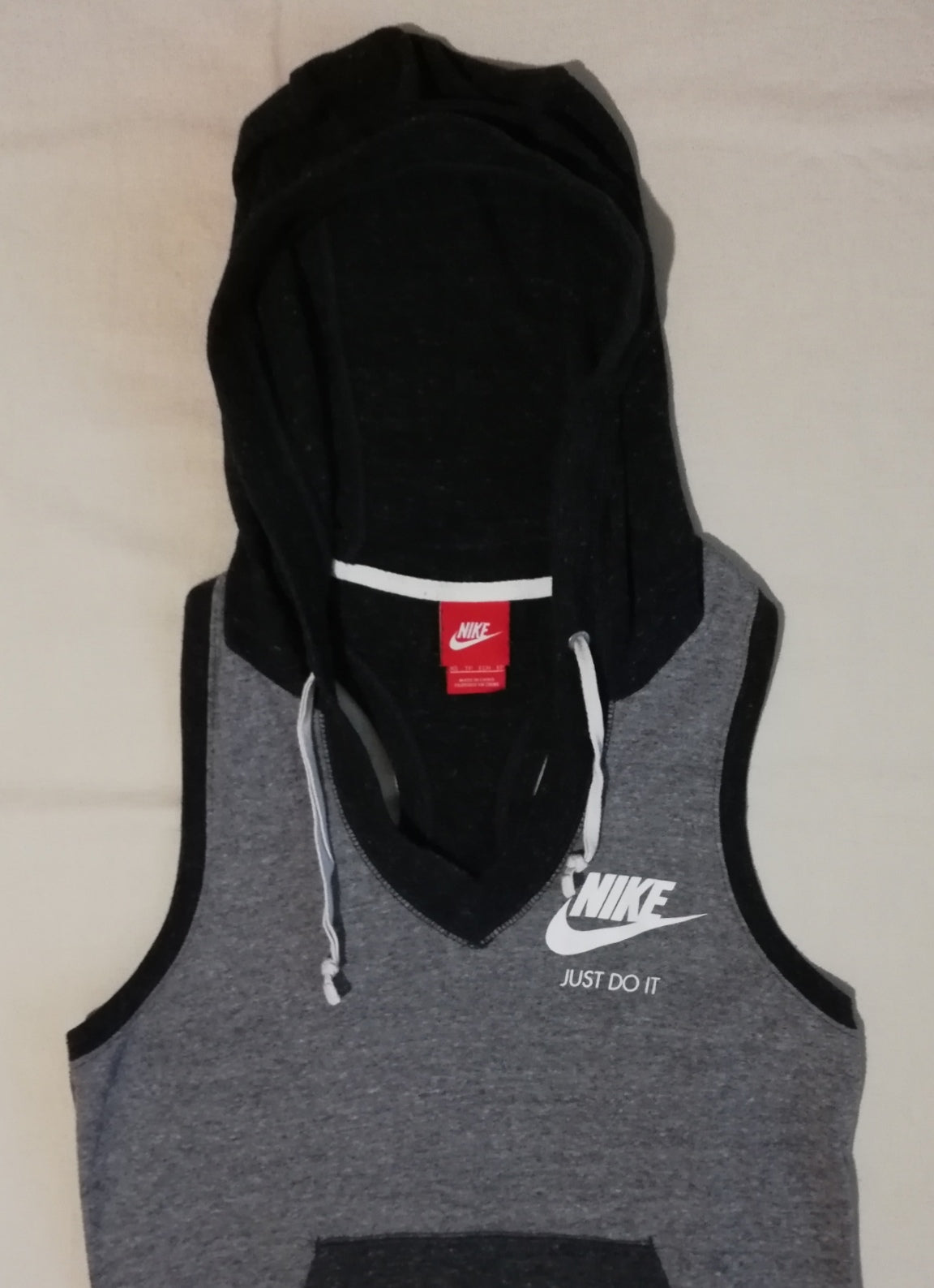 (ДАМСКО) (XS) Nike Sleeveless Hoodie горнище