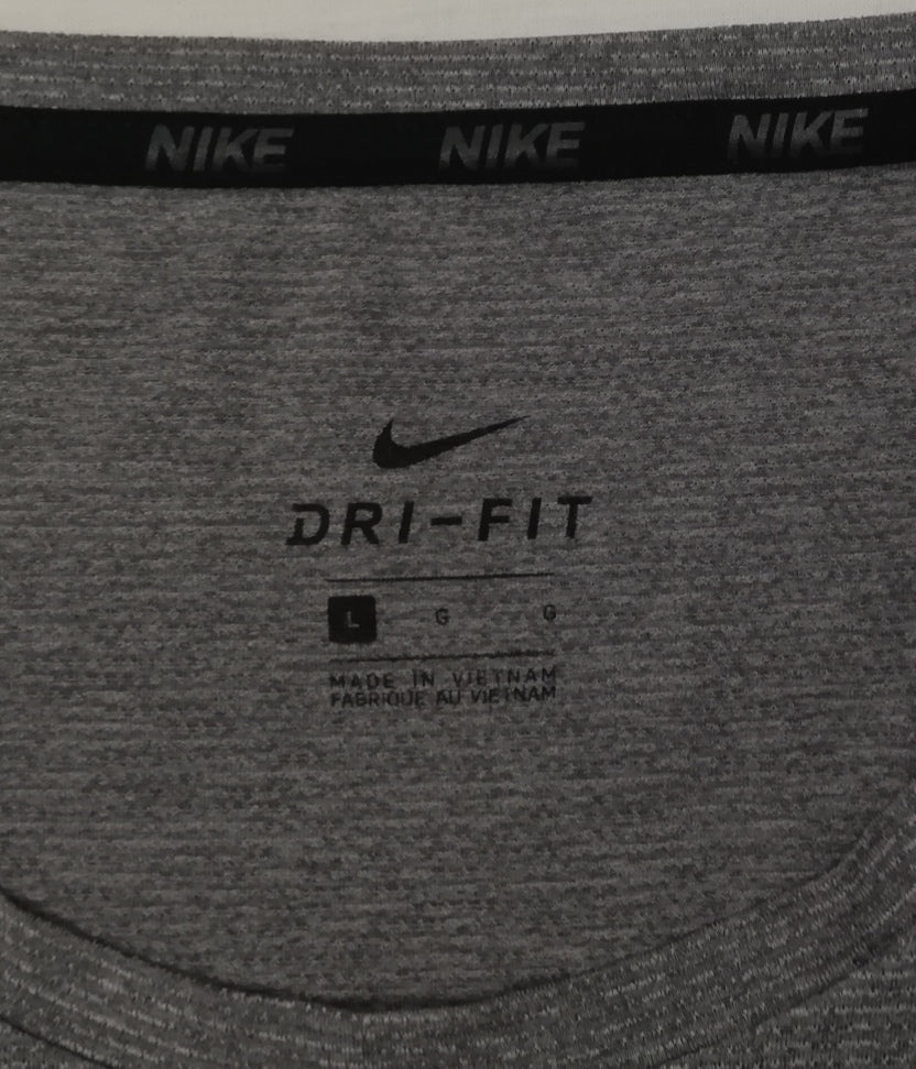 (L) Nike DRI-FIT тениска