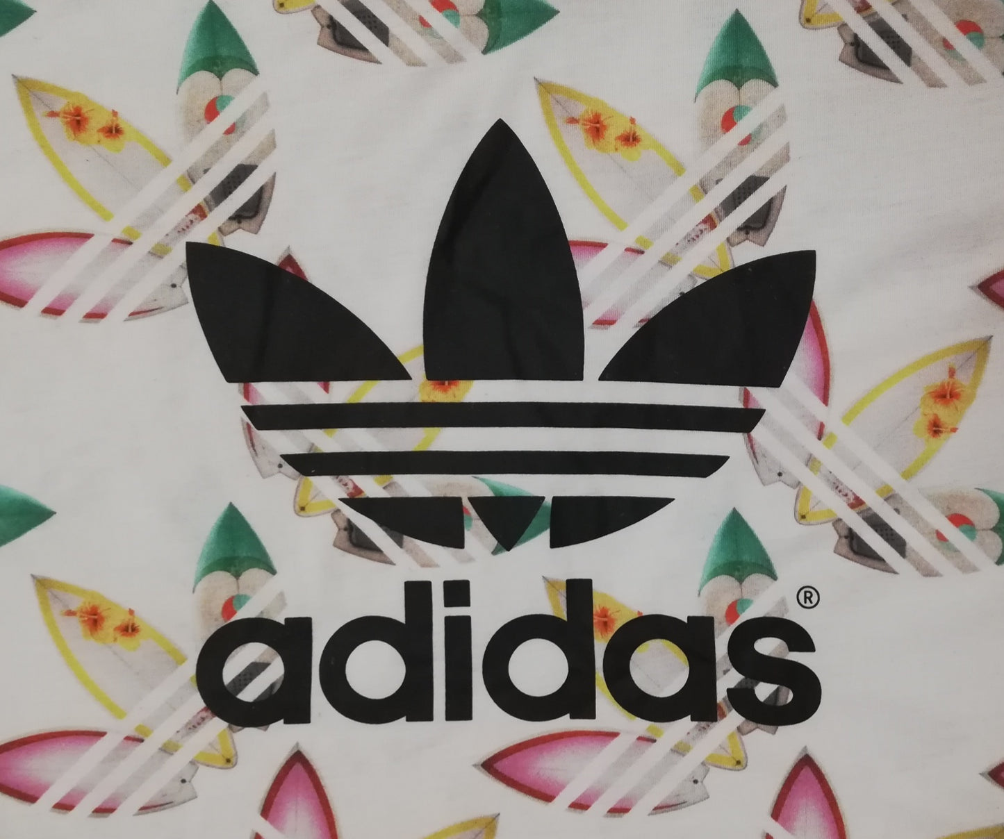 (ДАМСКО) (M) Adidas Originals Pharrel Wiliams Cropped Tee тениска