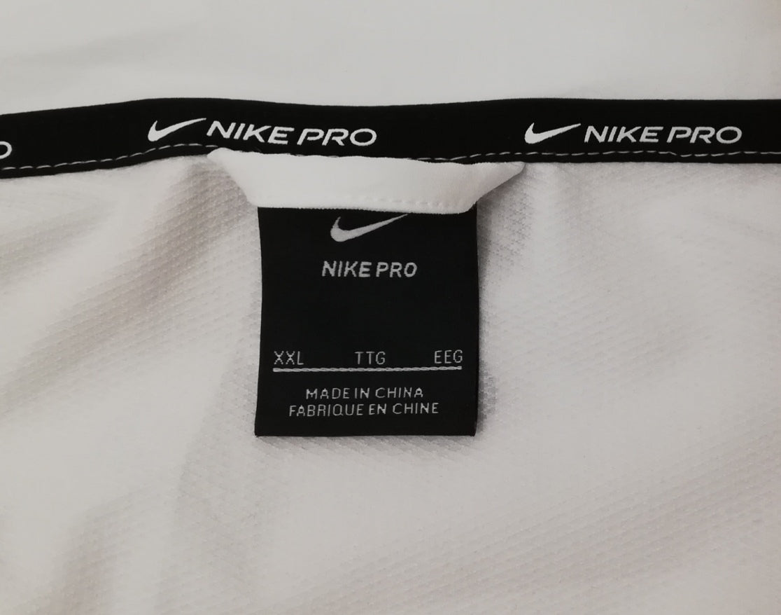 (ДАМСКО) (2XL) Nike PRO Swoosh Jacket яке