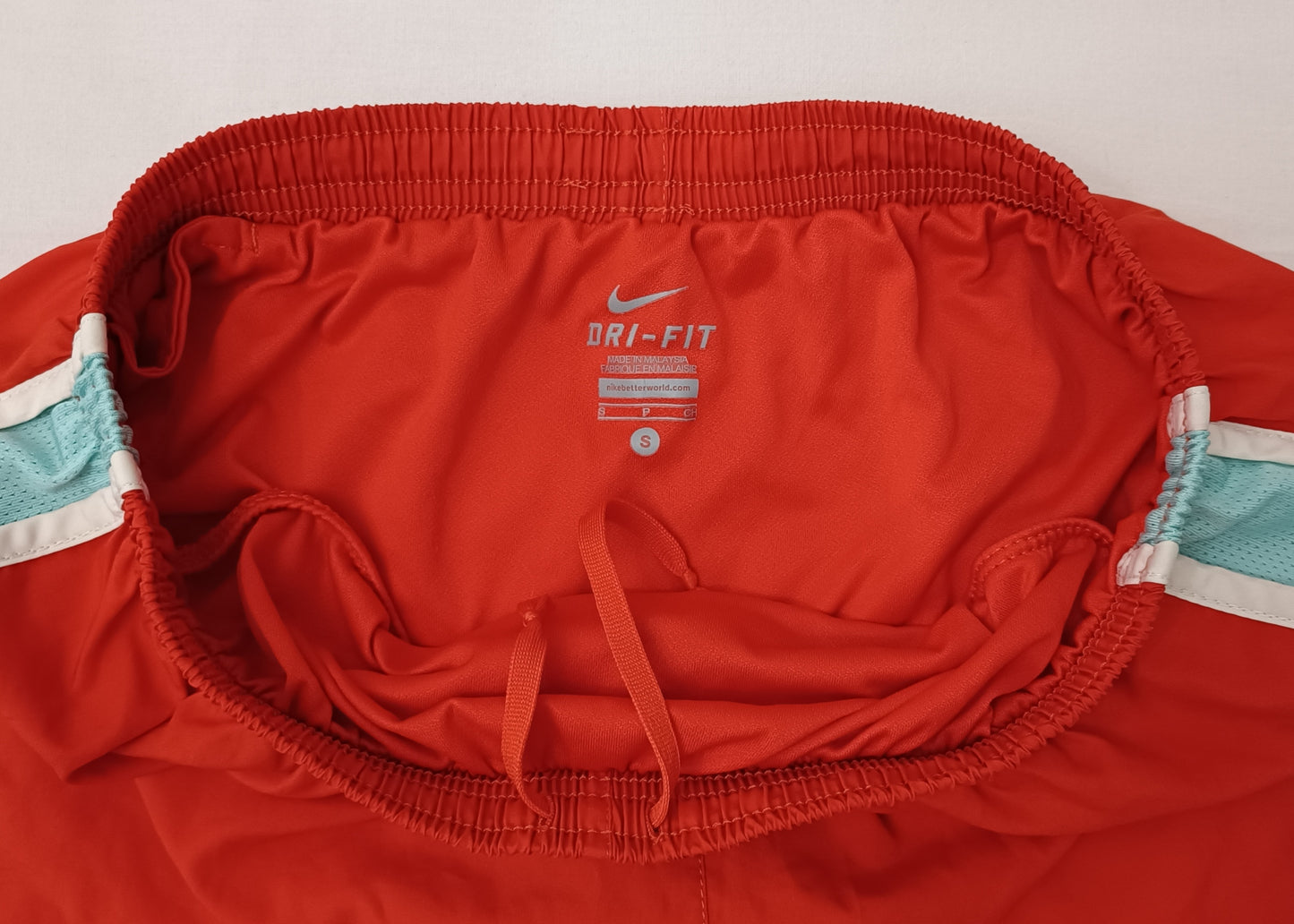 (ДАМСКО) (S) Nike DRI-FIT Shorts шорти