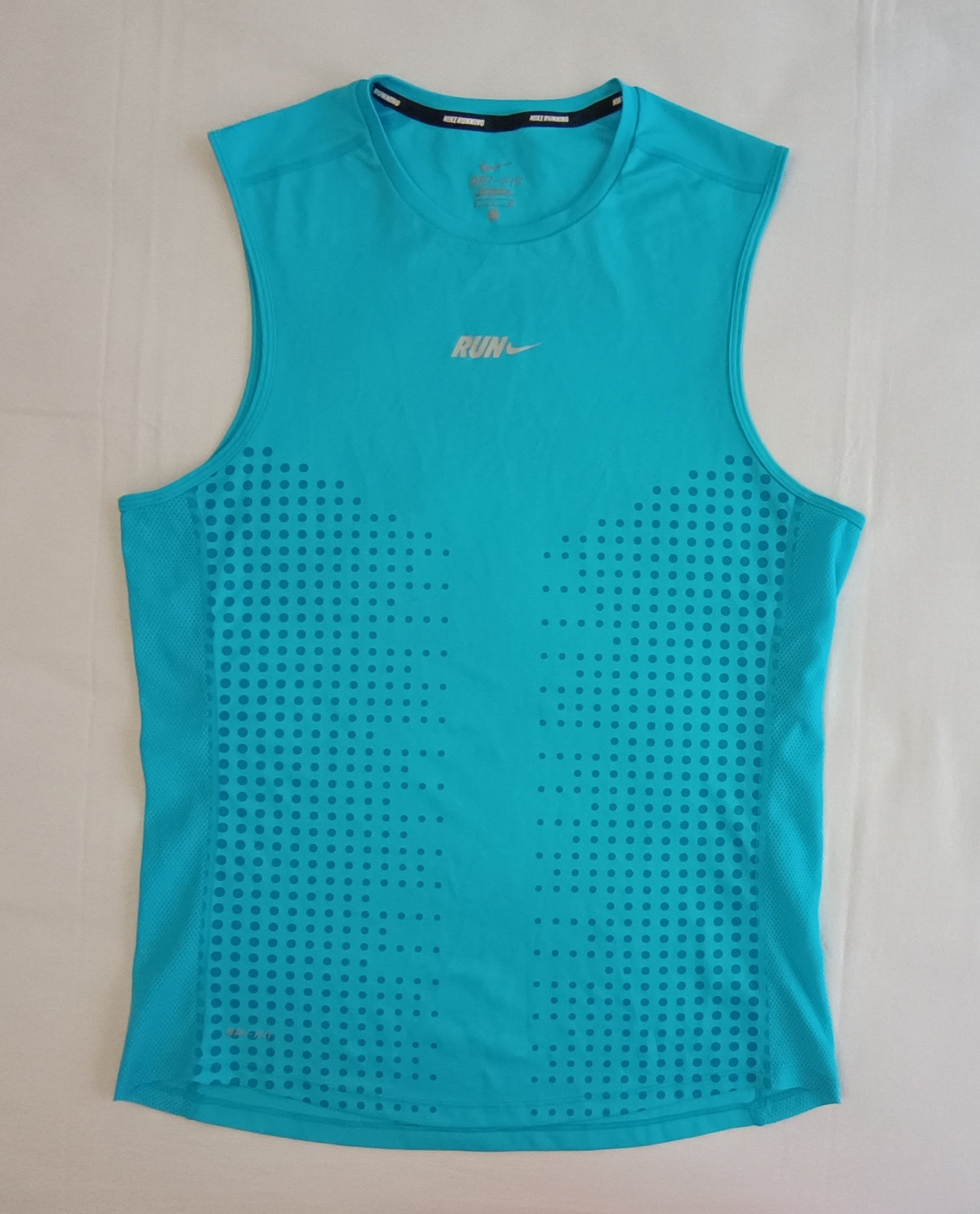 (S) Nike DRI-FIT потник