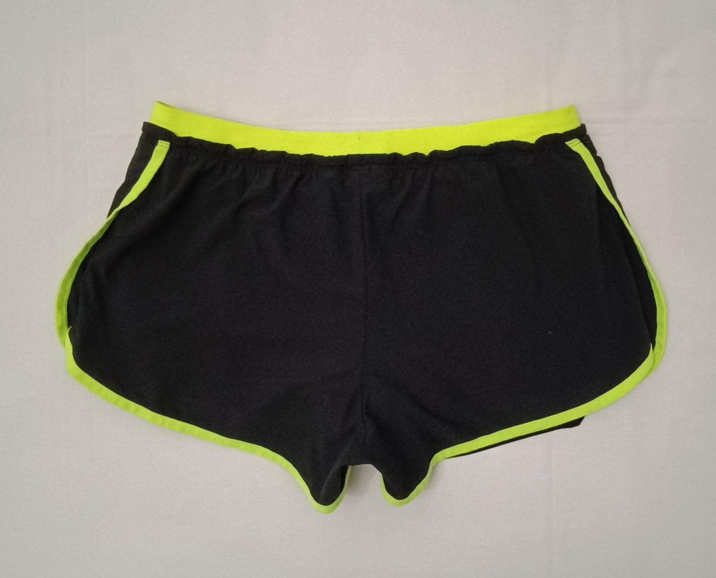 (ДАМСКО) (L) Nike DRI-FIT 2in1 Shorts шорти с клин 2в1