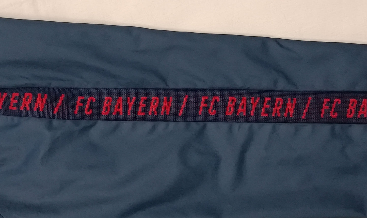 (S) Adidas Bayern Munchen Woven Jacket яке