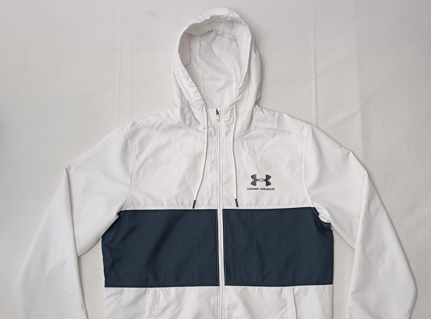 (S) Under Armour UA Sportstyle Windbreaker Jacket яке