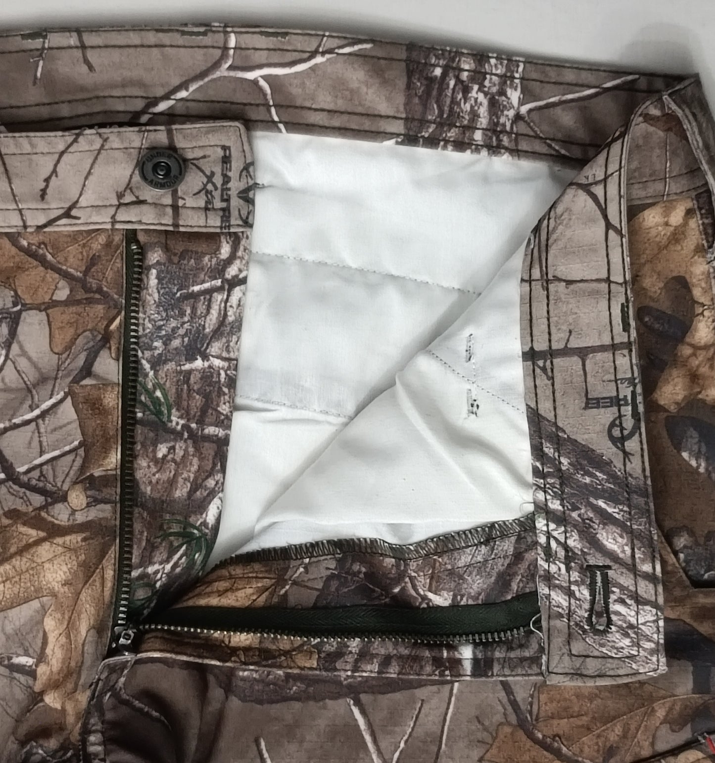 (L) Under Armour UA Camouflage Pants долнище