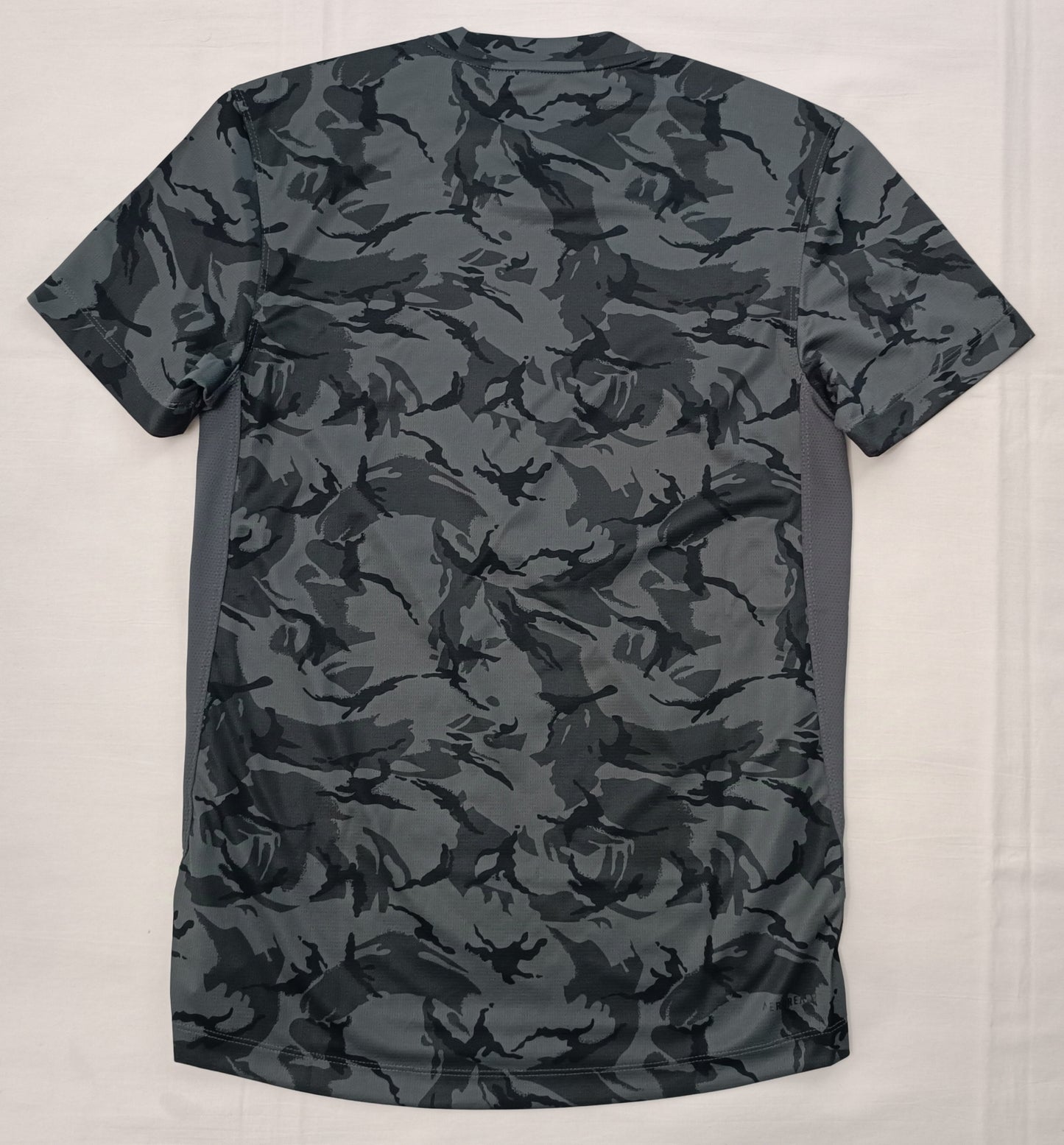 (XS) Adidas Camouflage Tee тениска