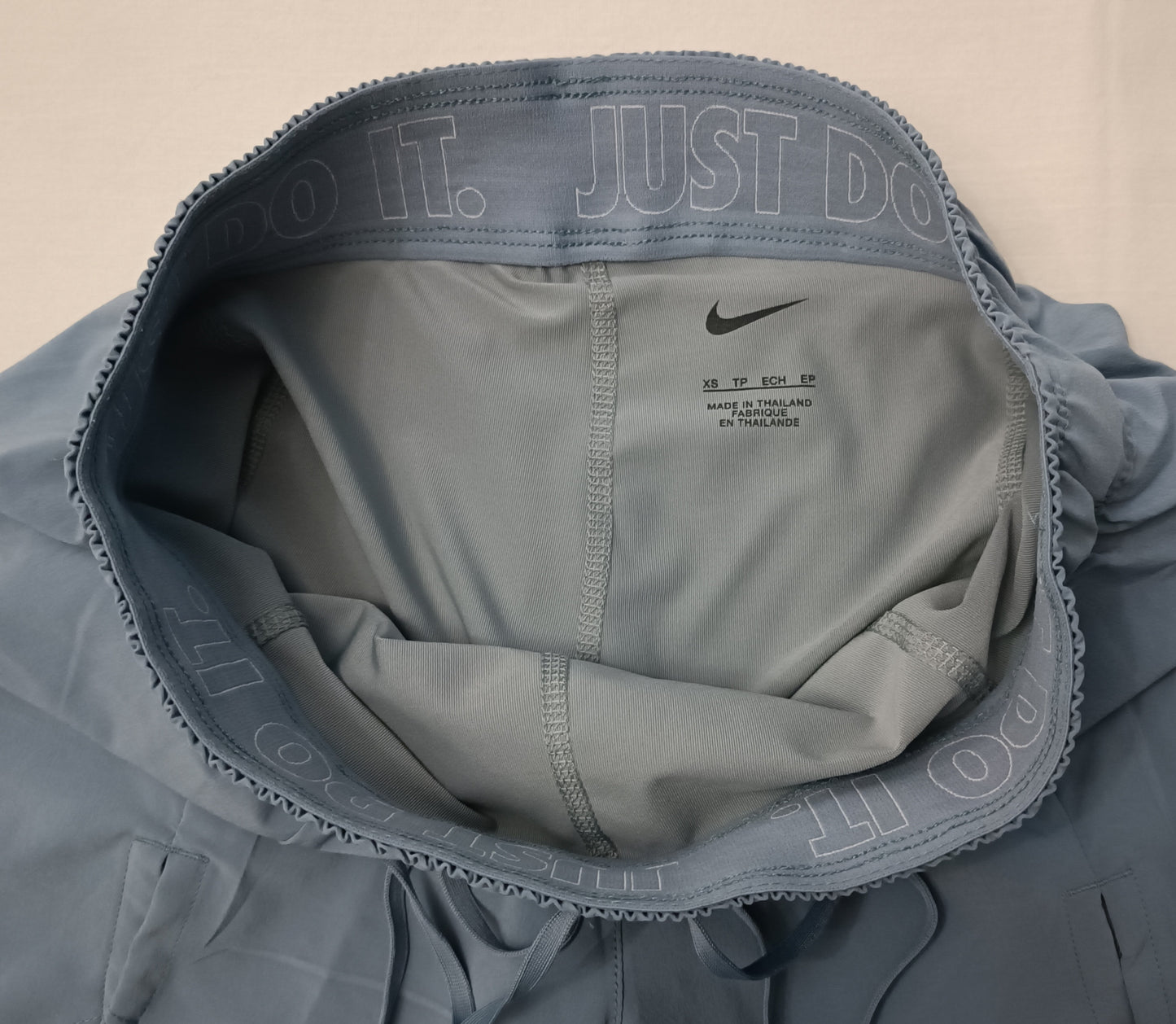 (ДАМСКО) (XS) Nike DRI-FIT 2in1 Shorts шорти с клин 2в1