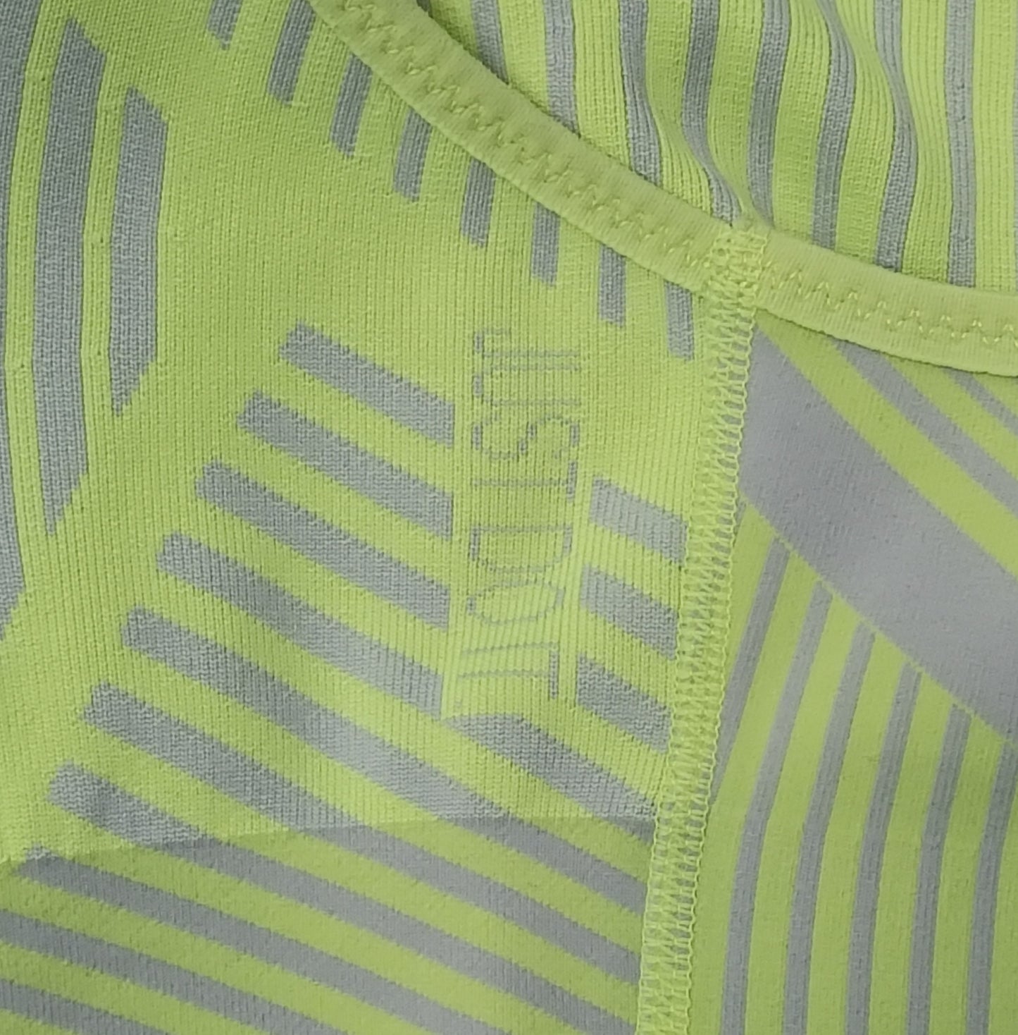 (ДАМСКО) (M) Nike FE/NOM Flyknit Bra бюстие